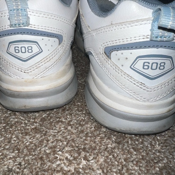New Balance Shoes - Picture 3 of 4